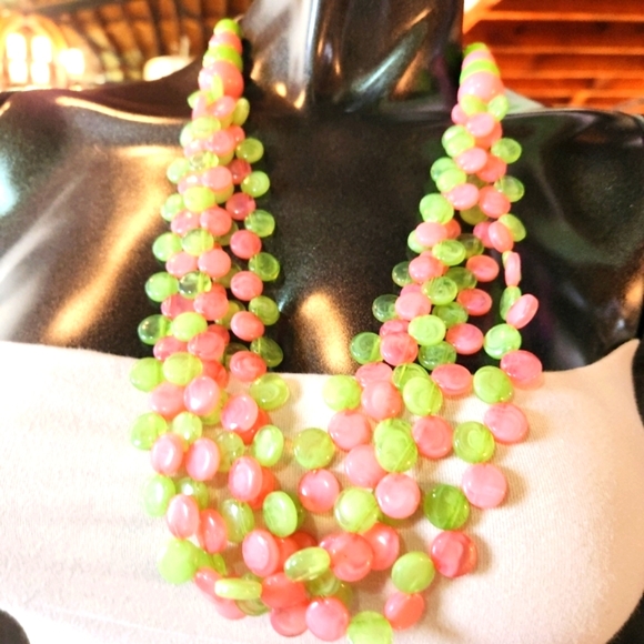 ππ Pretty in Pink and Green Statement Necklace with Earrings - Rounds - Picture 1 of 16
